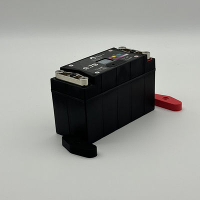 Batería de arranque de motocicleta de 12V 6A Batería de litio de 12,8 V para emergencias al aire libre