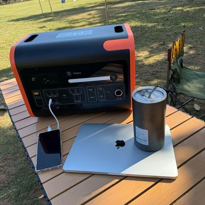 Inversor de onda senoidal pura 2200W Estación de energía portátil al aire libre para almacenamiento de energía solar en el hogar