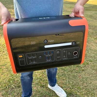 2200W Inversor de onda senoidal pura Generador solar con batería de fosfato de hierro y litio