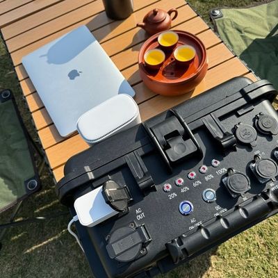 Estación eléctrica de 6kw negra ABS de aleación Fuente de alimentación portátil para aventuras al aire libre