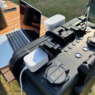 Gran capacidad 7000W ST-70 Batería de litio ternaria Suministro de energía móvil para camping RV