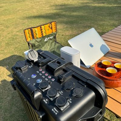 Gran capacidad 7000W ST-70 Batería de litio ternaria Suministro de energía móvil para camping RV
