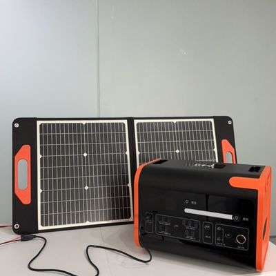 Estación eléctrica de almacenamiento de energía portátil de carga solar de 800W en negro con color naranja