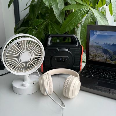 Generador de almacenamiento de energía de alta potencia de 300W para balcón RV con iluminación LED
