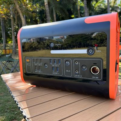Estación eléctrica móvil USB 2000W Generador solar de carga rápida con tipo C 3*18W/2*100W