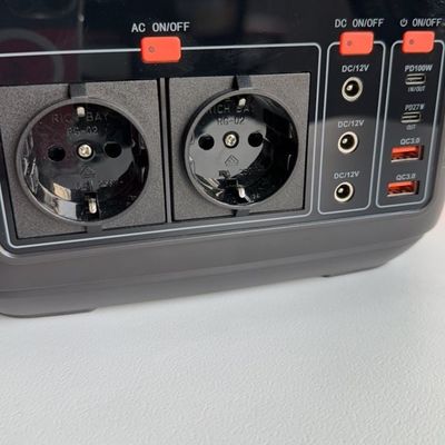 Demandas de energía de emergencia Centro de energía para el hogar con batería de litio de 600W e iluminación LED de 11W
