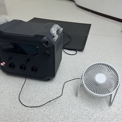 2500W AC Salida 3600W Generador solar Estación de energía portátil para acampar al aire libre / RV