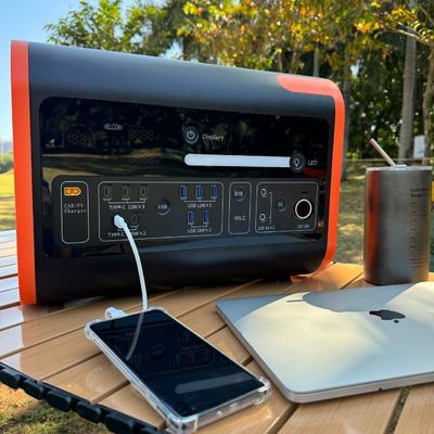 220V±5% AC Salida 2200W Fuente de alimentación portátil Su respaldo para emergencias en el hogar y acampar