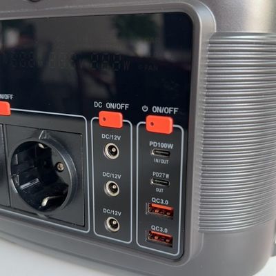 11W Iluminación LED 220V/110V AC Salida 600W Batería de litio para central eléctrica portátil