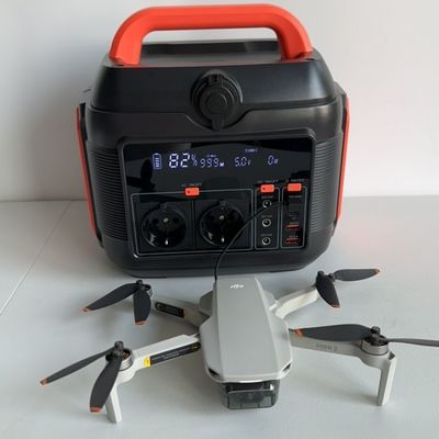 11W Iluminación LED 220V/110V AC Salida 600W Batería de litio para central eléctrica portátil