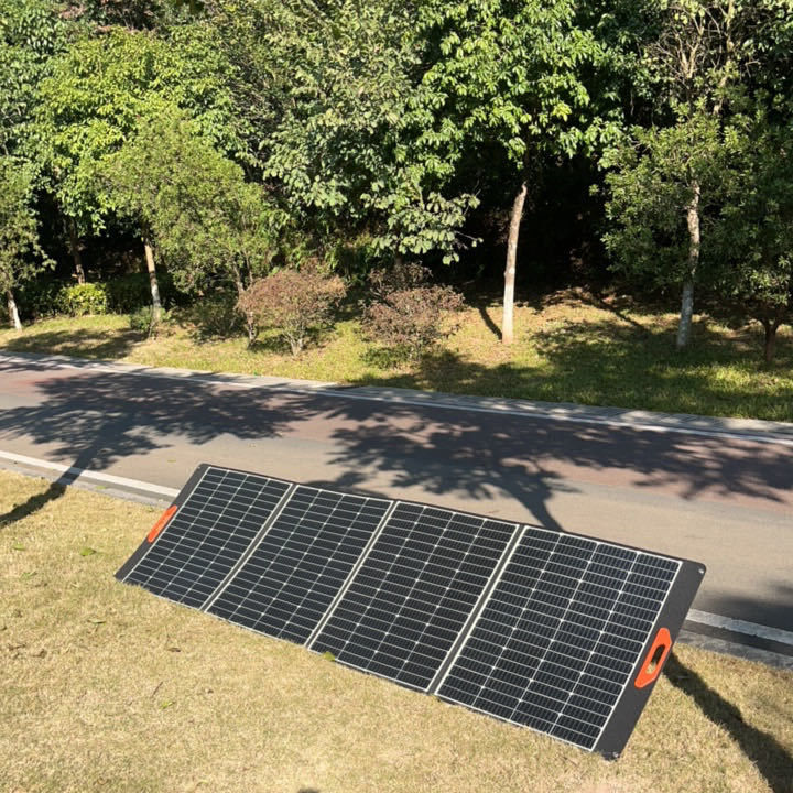 22Eficiencia de conversión del 0,8% y paneles solares plegables de 200 W para excursiones al aire libre en RV