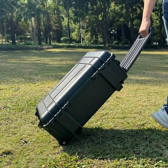 No hay batería Estación de energía portátil extraíble con 15A de salida máxima AC y 18W de salida máxima USB/tipo-C