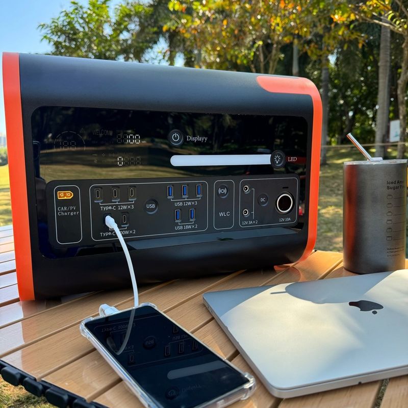AT22 LiFePO4 Generador solar de carga súper rápida AC/DC de 2200W para central eléctrica portátil