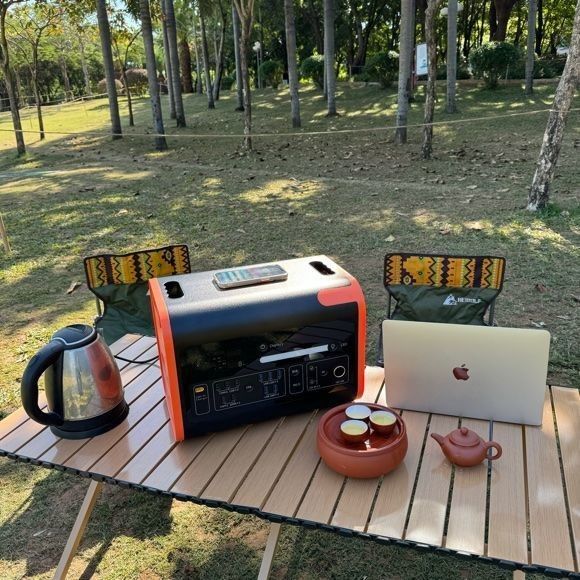 Estación de energía solar multifuncional para camping con USB 12W*3/18W*2 y frecuencia 50±0.5Hz
