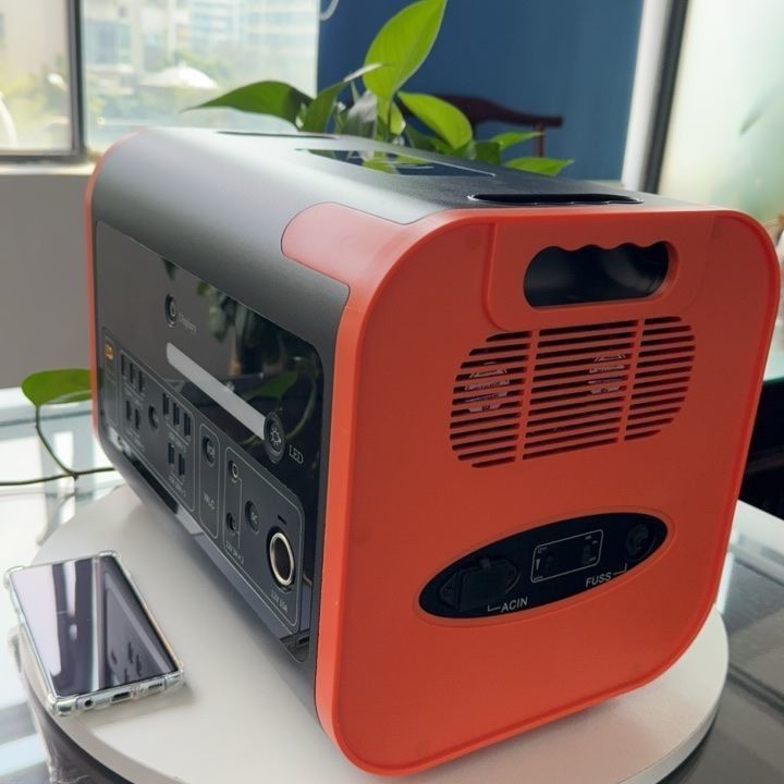 15W Carga inalámbrica Iluminación LED Estación de energía móvil portátil para automóvil y sistema solar