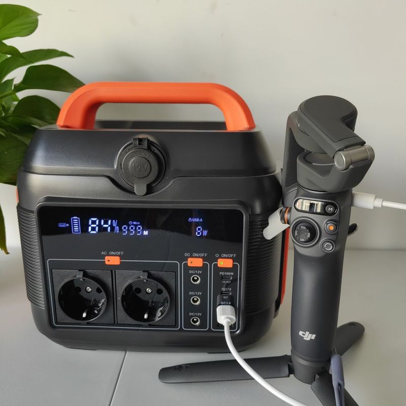 S6 600W de energía móvil Estación de energía solar con batería de litio y salida de onda senoidal